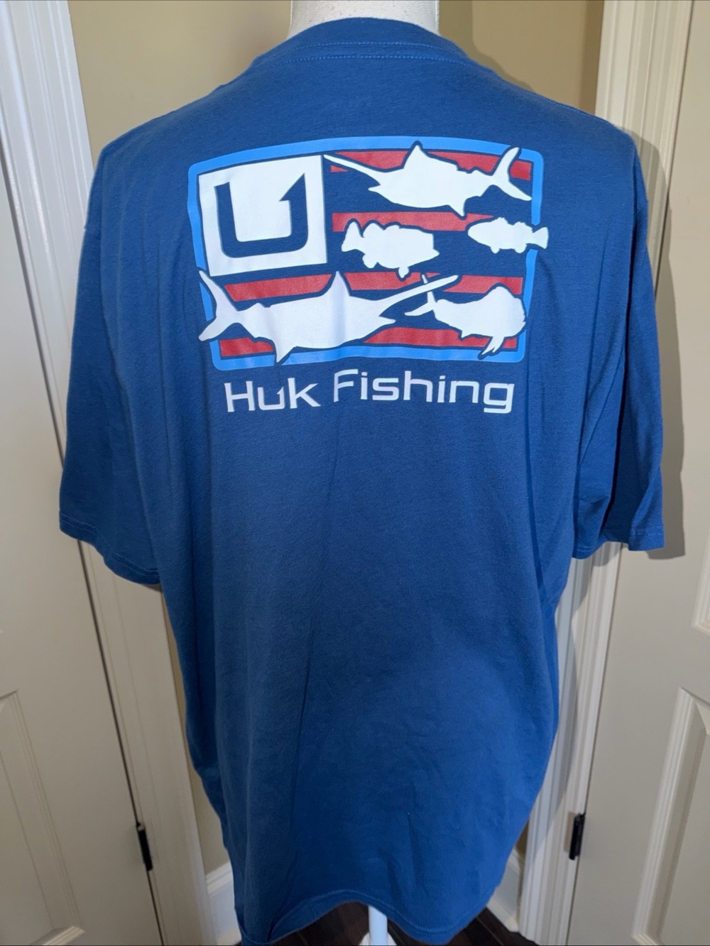 Huk Fishing T Shirt Men XL Saltwater Fish Outdoors Bass Marlin Flag Cotton Blue